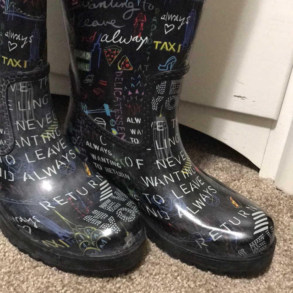 DKNY New York Graffiti Rainboots - Picture 3 of 4